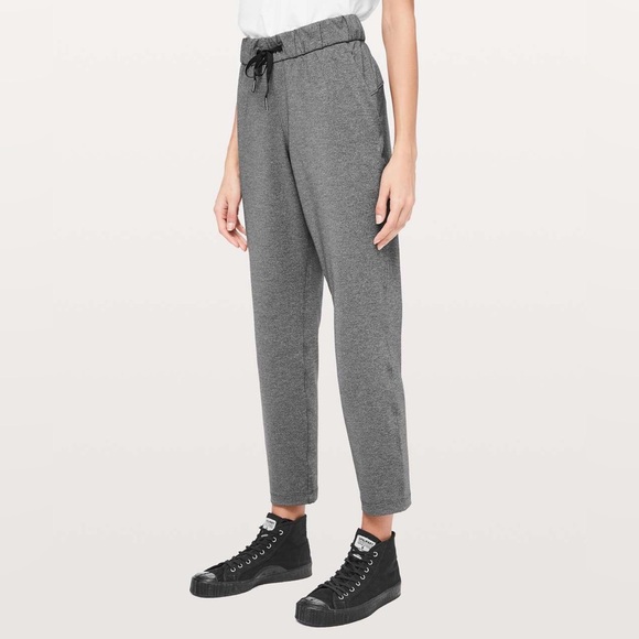 Lululemon On The Fly Pant 28” Heathered Black size 8 - Picture 1 of 5
